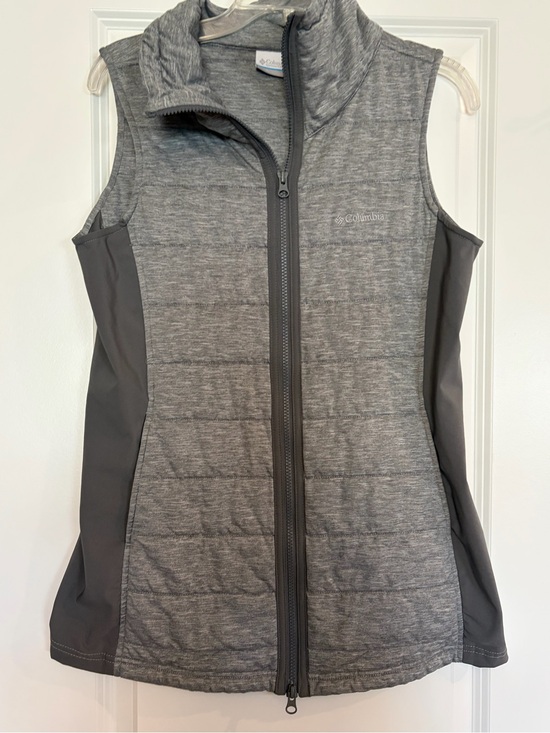 Columbia Jackets & Blazers - Columbia Gray Quilted Sleeveless Vest with Dark Side Panels